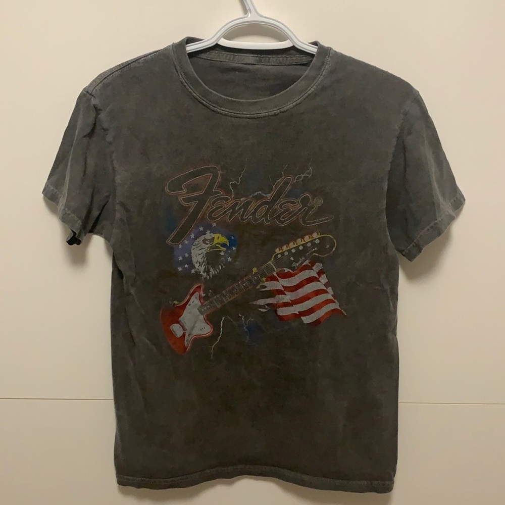 Fender tee